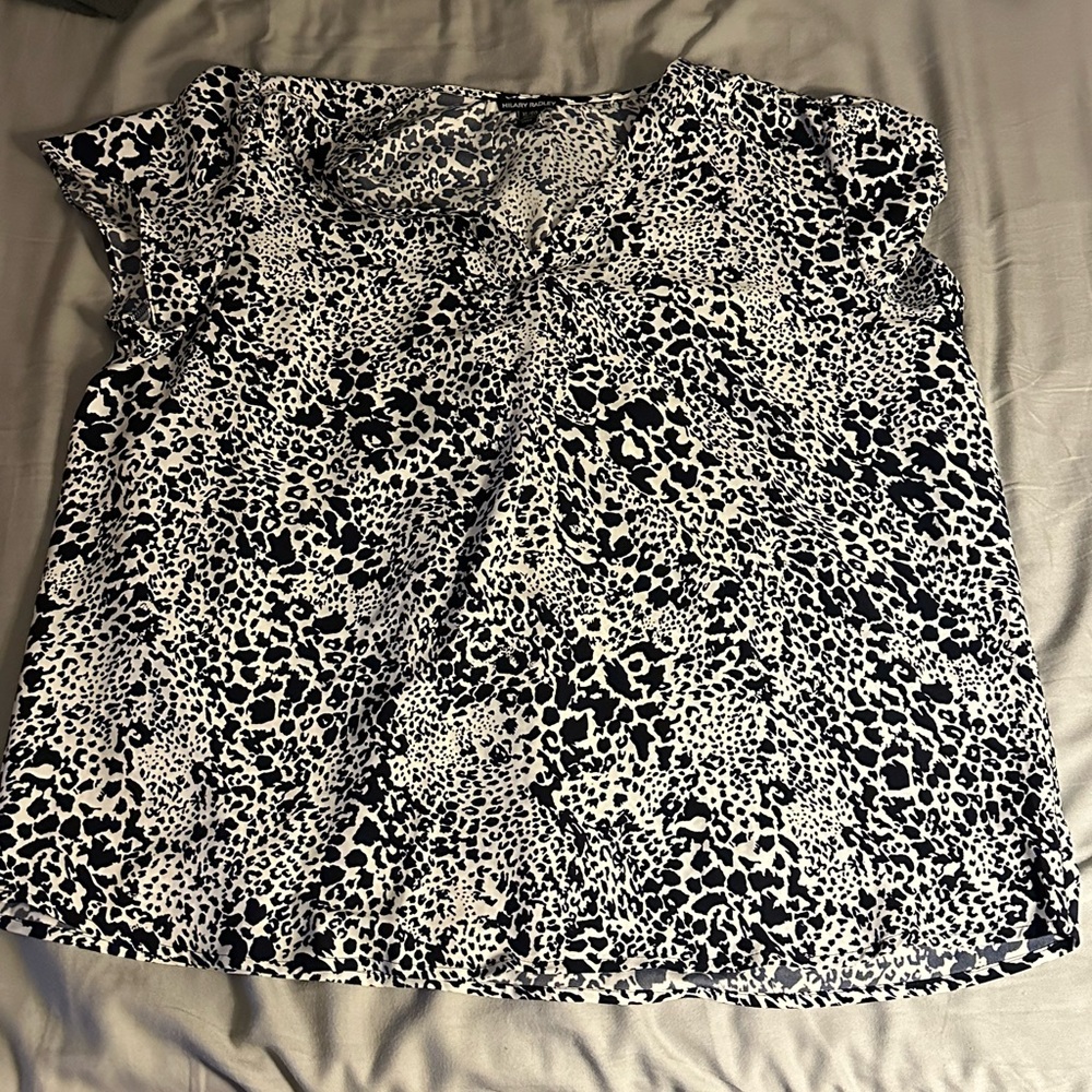 Hilary Radley top good for any outings